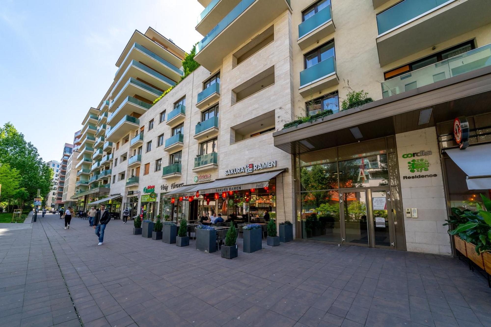 Elagant City Nest Two — Photos 1